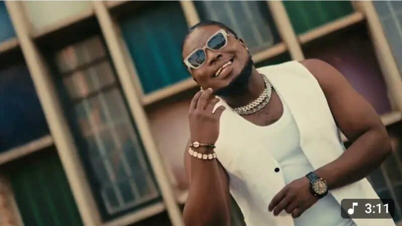 Elisha Long Ft Jc Kalinks - Badaliseni (Music Video)